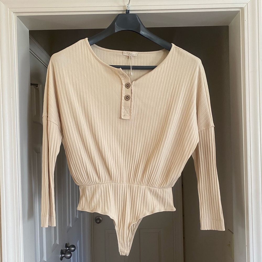 NWT Chelsea & Violet Henley Cream Bodysuit sz Medium
